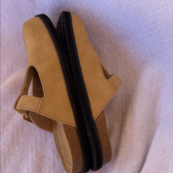 Women’s 8 Dream Pairs Apricot Tan Slip-On Mule Clog Gold Buckle Faux Suede - Picture 8 of 10